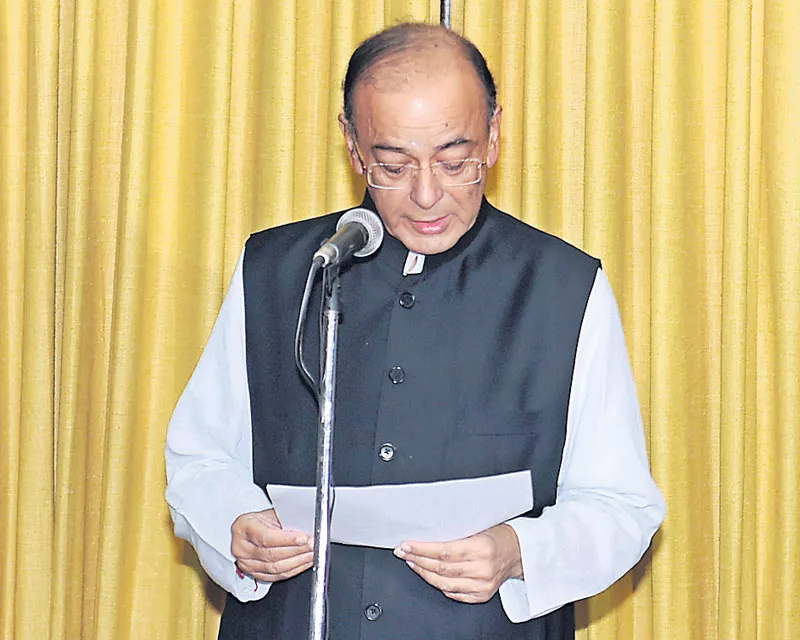 Arun Jaitley takes oath as Rajya Sabha member for new term - Sakshi