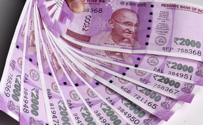 Does government plans to discontinue Rs 2000 notes, asks TMC neta Dinesh Trivedi - Sakshi