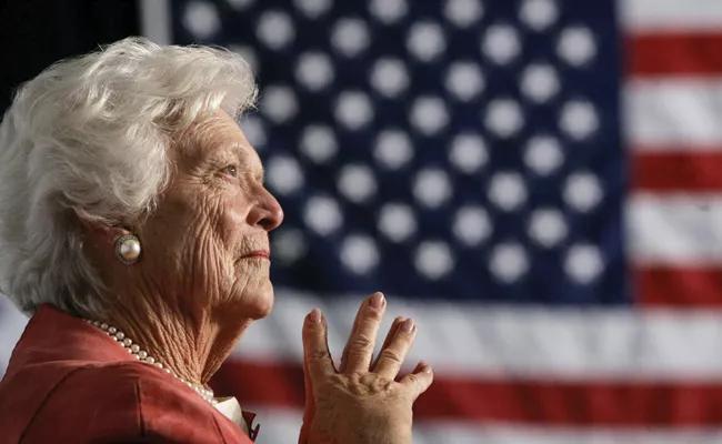 Former First Lady Barbara Bush Passed Away - Sakshi