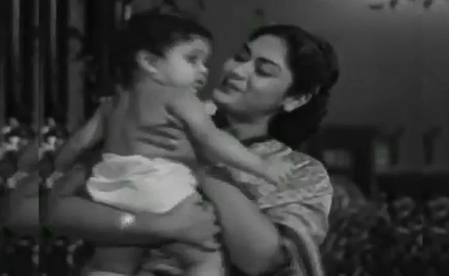 Nagarjuna With Savithri Childhood Photo - Sakshi