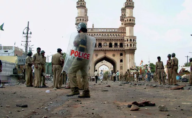 Mecca Masjid Bomb Blast Is A Mystery - Sakshi