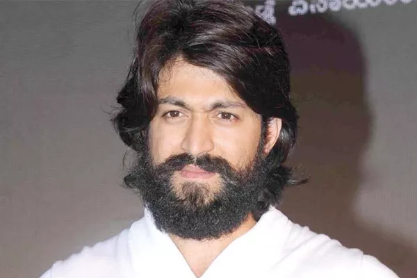 Bangalore City Civil Court Orders Yash To Pay Rent And Vacate House - Sakshi