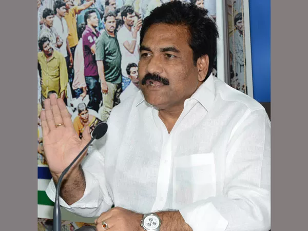 kotamReddy Sridhar Reddy Slams to TDP Ministers - Sakshi