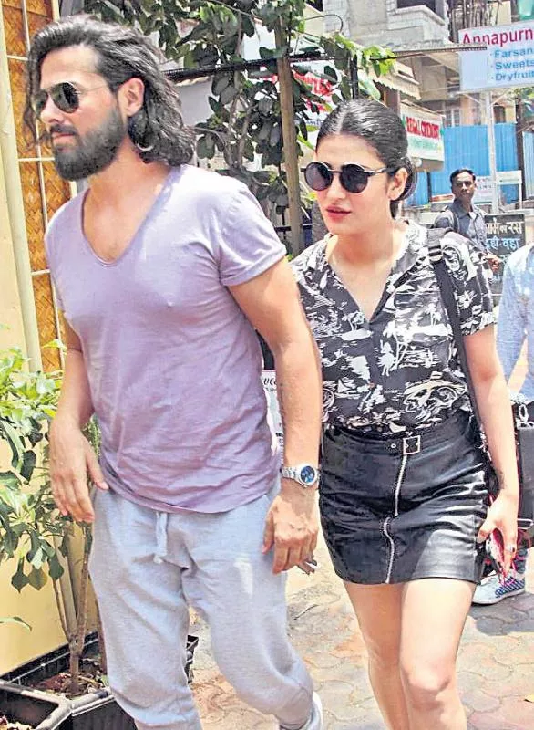 Shruti Haasan And Rumoured Boyfriend Michael Corsale Spend Time Together In Mumbai - Sakshi