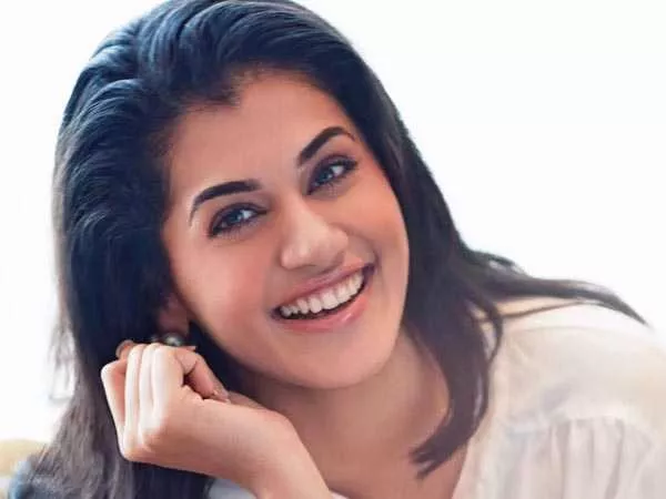 Who Made U Heroine : Tapsee Fan - Sakshi