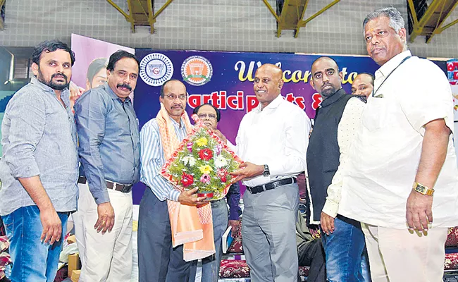 Gymnastics coach ravinder gets honour - Sakshi