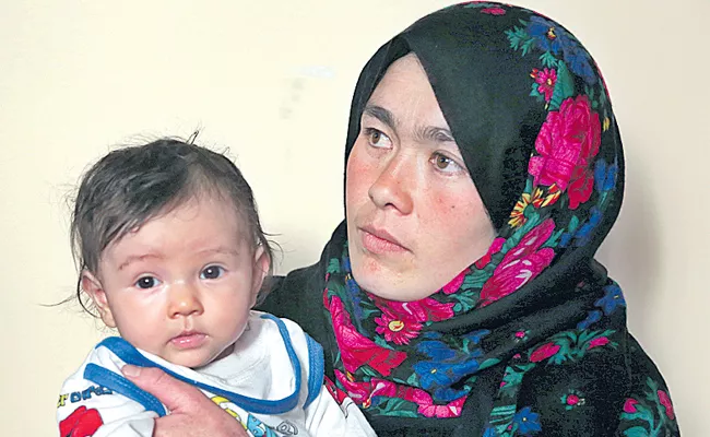 Facebook picture helps Afghan woman  - Sakshi