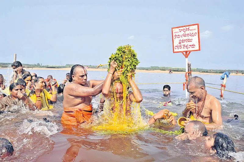 Brahmotsavalu ended bhadradri - Sakshi