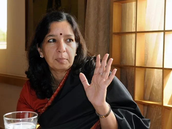 Reconsider Shikha Sharma’s 4th term: RBI to Axis Board - Sakshi