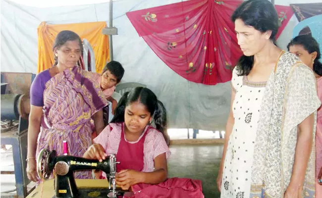 Mental disorders center In Samarla Kota - Sakshi