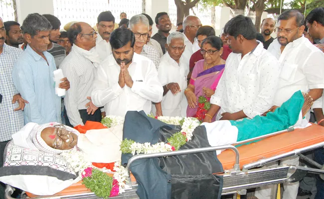 Freedom fighter Chamala Yadagiri Reddy Passed Away - Sakshi