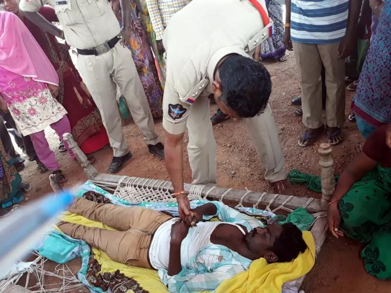 Four Died With Current Shock In Prakasam - Sakshi