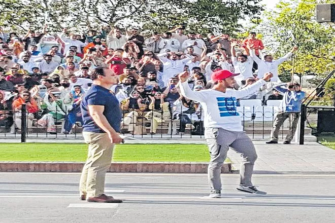 Pakistan cricketer Hasan Ali’s ‘wicket celebration’ at Wagah border causes stir - Sakshi