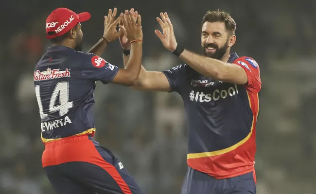 Kings Punjab set target of 144 runs against Delhi - Sakshi