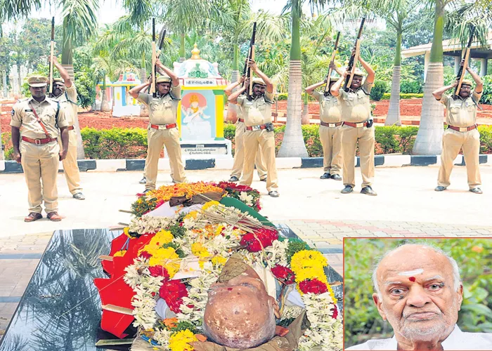 Balantrapu Rajnikanthrao funerals with official formalities - Sakshi