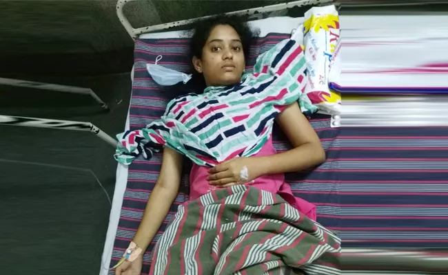 Veterinary student Anusha Suffering With Blood Cancer In Warangal - Sakshi