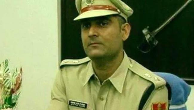 IPS Officer Ajay Pal Lamba received 2,000 threat letters, phone calls in Asaram rape case - Sakshi