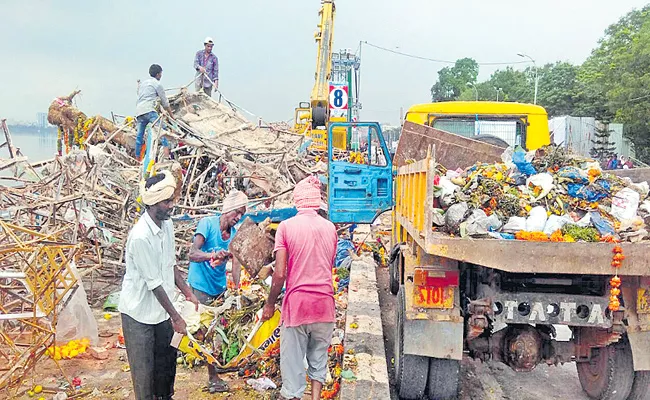 Municipal Workers During Strike In Telangana - Sakshi