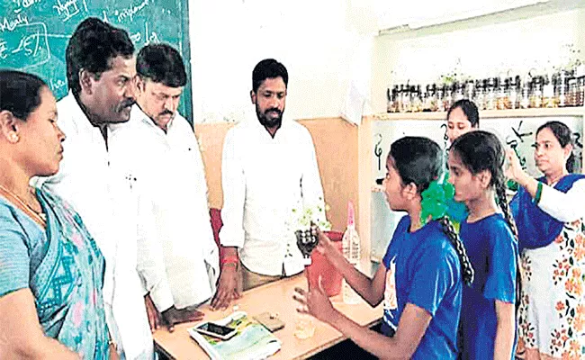 Training on organic farming for students - Sakshi