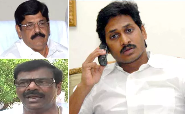 YS Jagan Condoles Anam Vivekananda Reddy Family - Sakshi