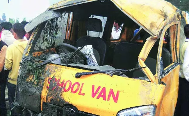 Train Hit School Bus At Unmanned Railway Crossing Gate - Sakshi