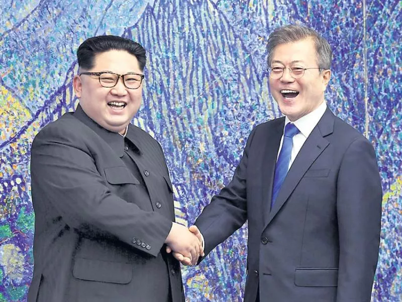 North, South Korea sign historic agreement - Sakshi