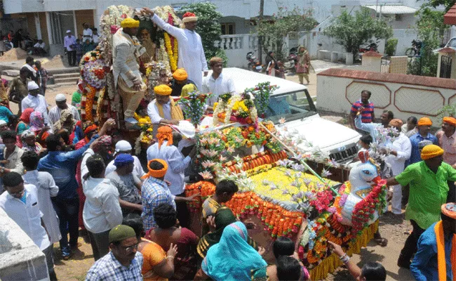 Baba sandal ceremony - Sakshi