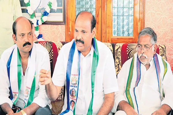 YSRCP Leader Parthasarathy comments on TDP MLA - Sakshi