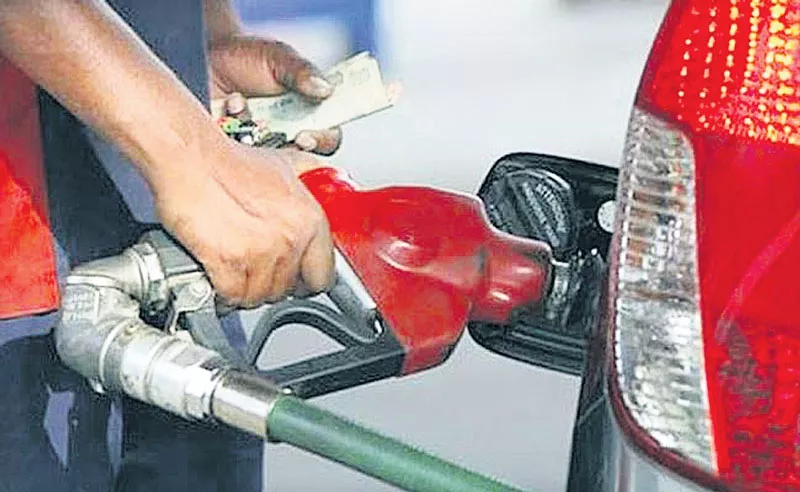 Centre rules out excise duty cut to cushion petrol prices - Sakshi