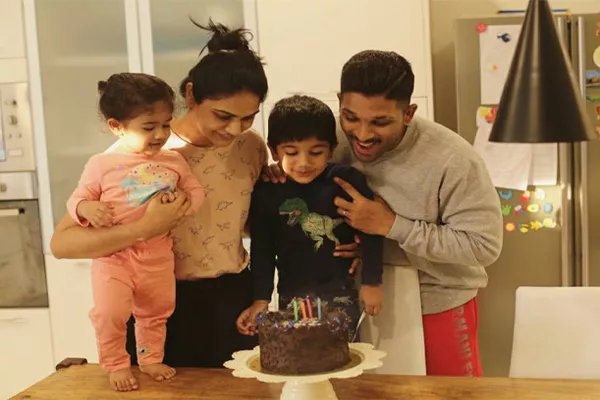 Allu Arjun Photos Birthday Photos in Instagram - Sakshi