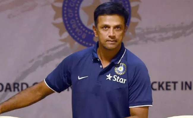 Rahul Dravid Name for Dronacharya Split BCCI - Sakshi