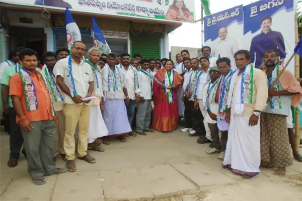 TDP Leaders Join YSRCP In Srikakulam - Sakshi