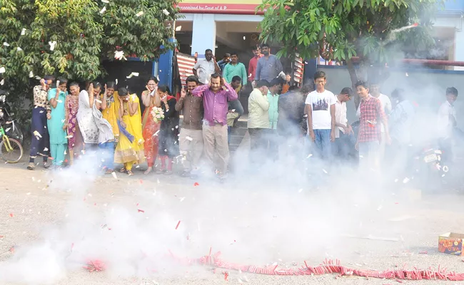 Prakasam District First Place In Tenth Percentage - Sakshi