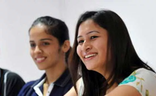 Jwala Gutta Slams Saina Nehwal - Sakshi