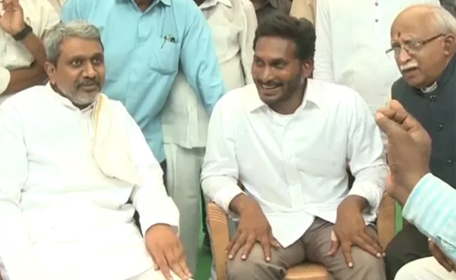 Leaders of special category status Achieving commitee with ys jagan - Sakshi