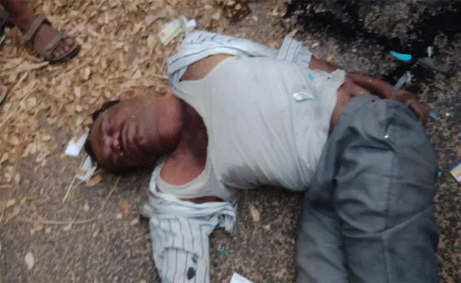 Man Died In Road Accident - Sakshi