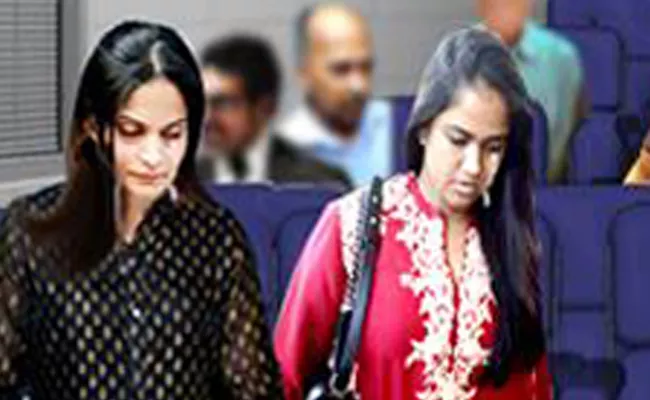 As sisters crying, Salman Khan Repeated 'I'm innocent' - Sakshi