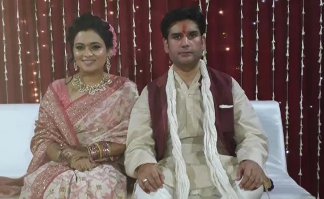 ND Tiwari Son Rohit Shekhar Got Engaged To Apurva Shukla - Sakshi