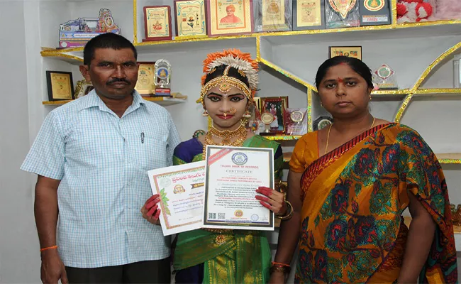 Bharatanatyam Youngest Girl - Sakshi