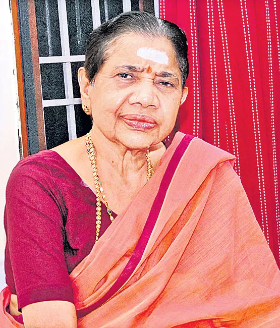 Rao Gopal Rao Wife Kamala Kumari passes away  - Sakshi