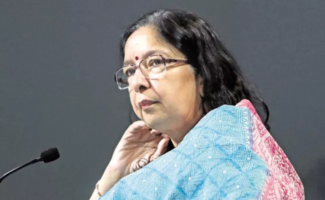 Axis Bank board decides to end CEO Shikha Sharma term - Sakshi