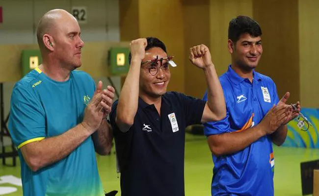 Jitu Rai wins gold, bronze for Om Prakash  - Sakshi