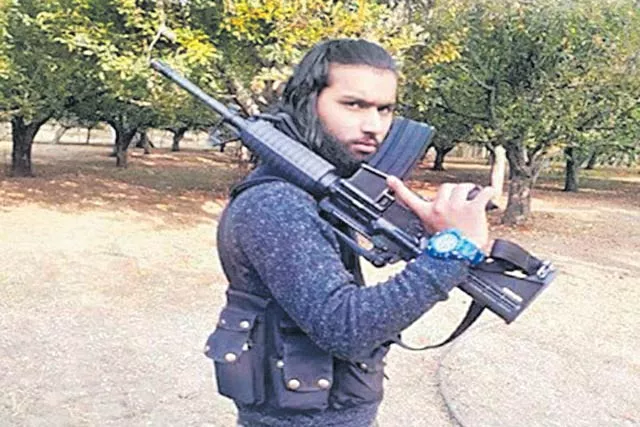 Two top Hizbul Mujahideen terrorists gunned down in Pulwama - Sakshi