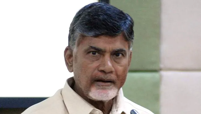 CM Chandrababu Naidu Intolerance in kurnool tour - Sakshi