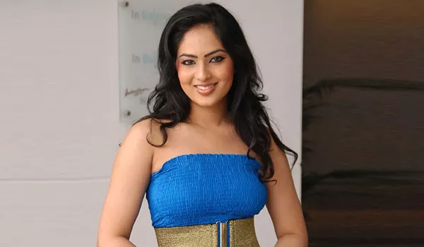 Nikesha patel wants to marry Prabhu deva - Sakshi