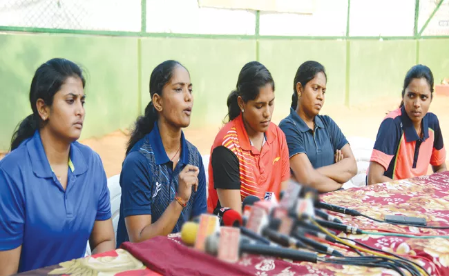 Sports Womens Complaint Against Veerla Lankaiah - Sakshi