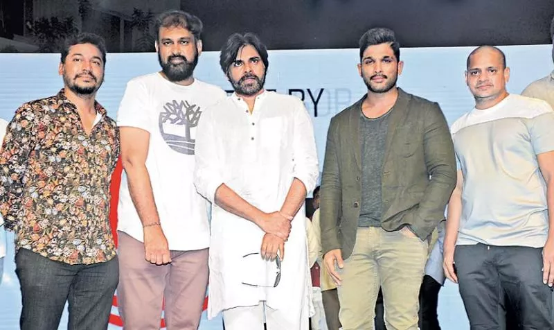 Allu Arjun Speech @ Naa Peru Surya Success Meet  - Sakshi