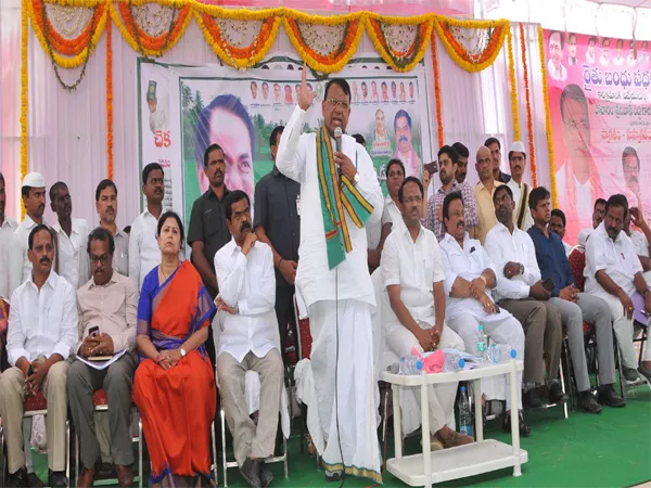 Minister Pocharam Srinivas Criticized Congress Party - Sakshi