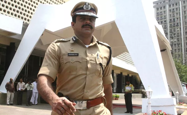 Former Maharasahtra ATS Chief Himanshu Roy Shoots Himself - Sakshi