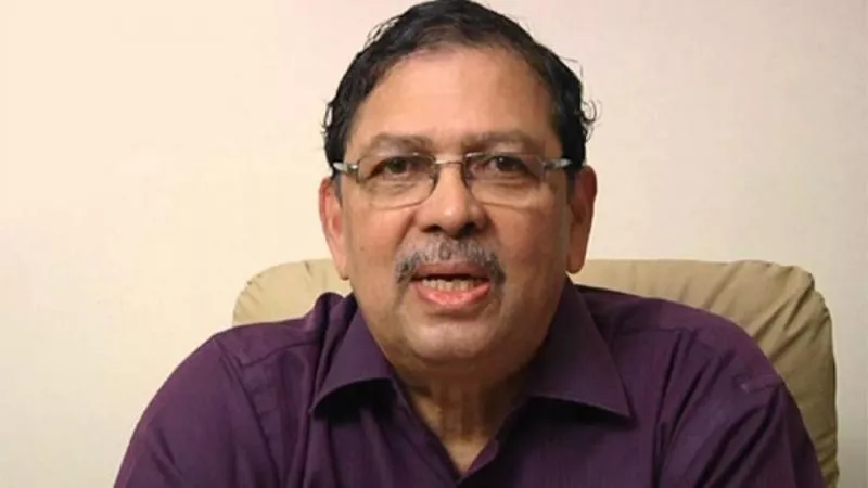  Former Karnataka Lokayukta Justice Santosh Hegde Says Both Congress, BJP Are Corrupt  - Sakshi